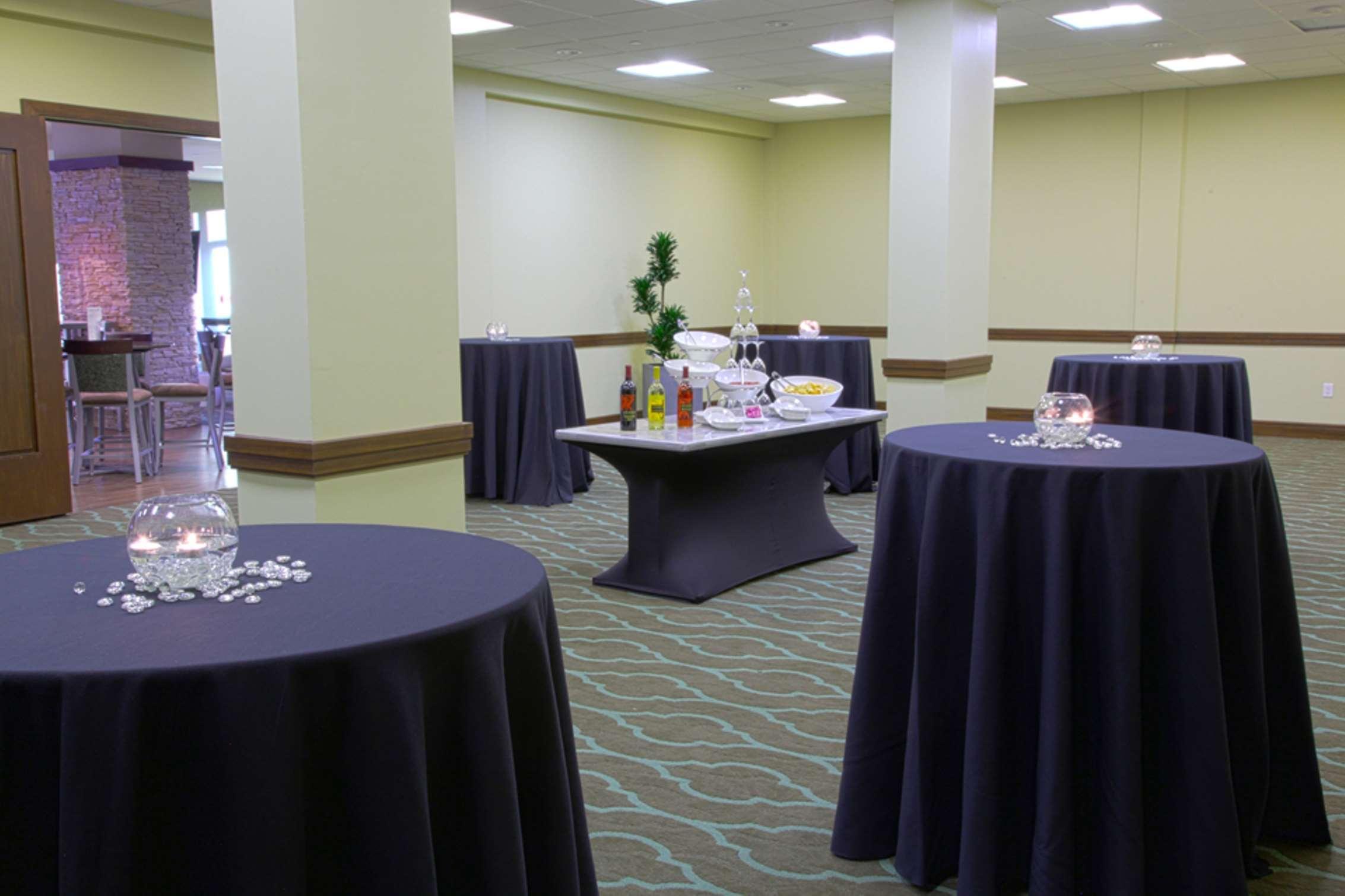 Embassy Suites By Hilton Dallas Market Center Restaurante foto
